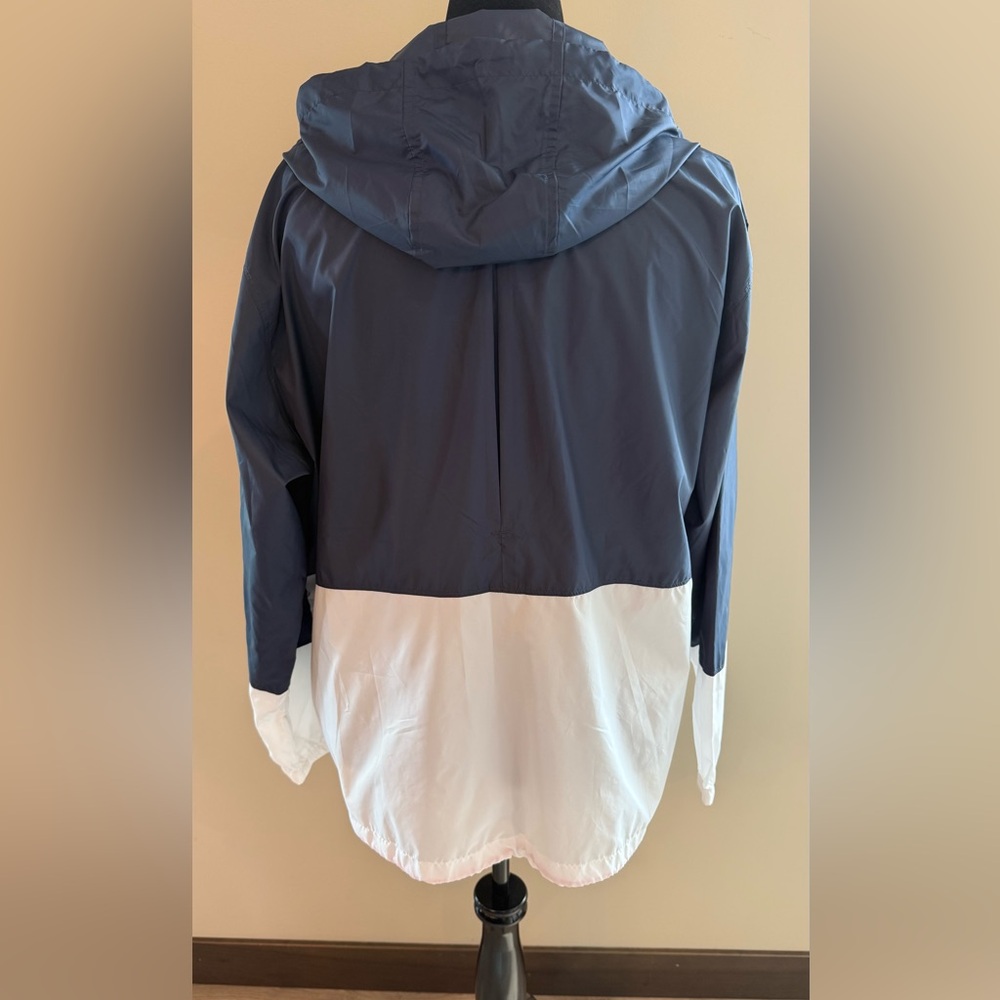 Columbia Plus Size Logo Flash Forward™ Windbreaker
Navy & White w/ Red Accents - Picture 3 of 8